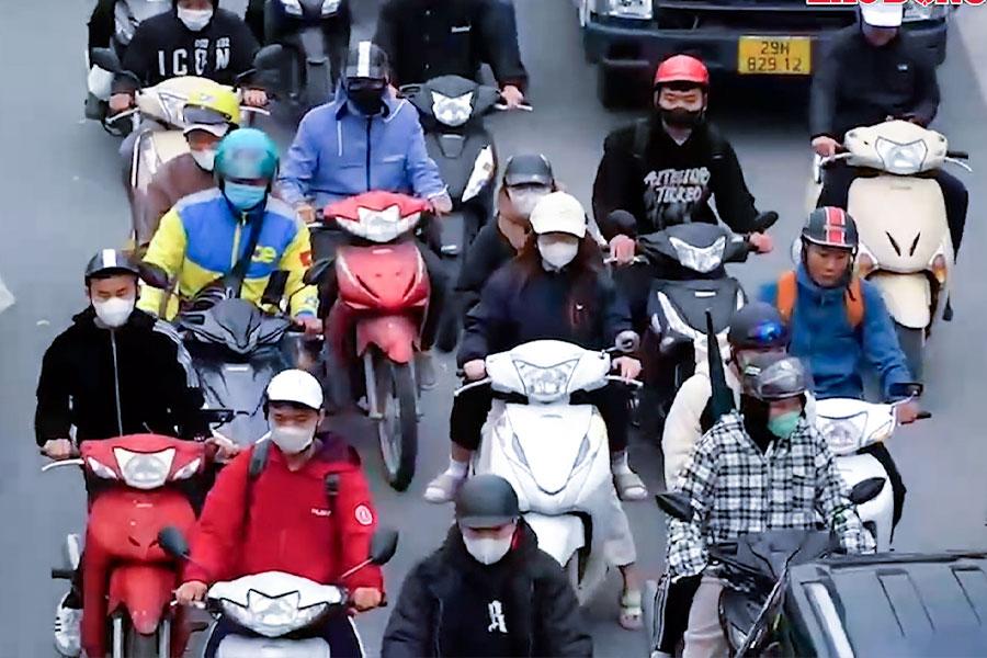 Hanoi does not recommend people continue to ride motorbikes