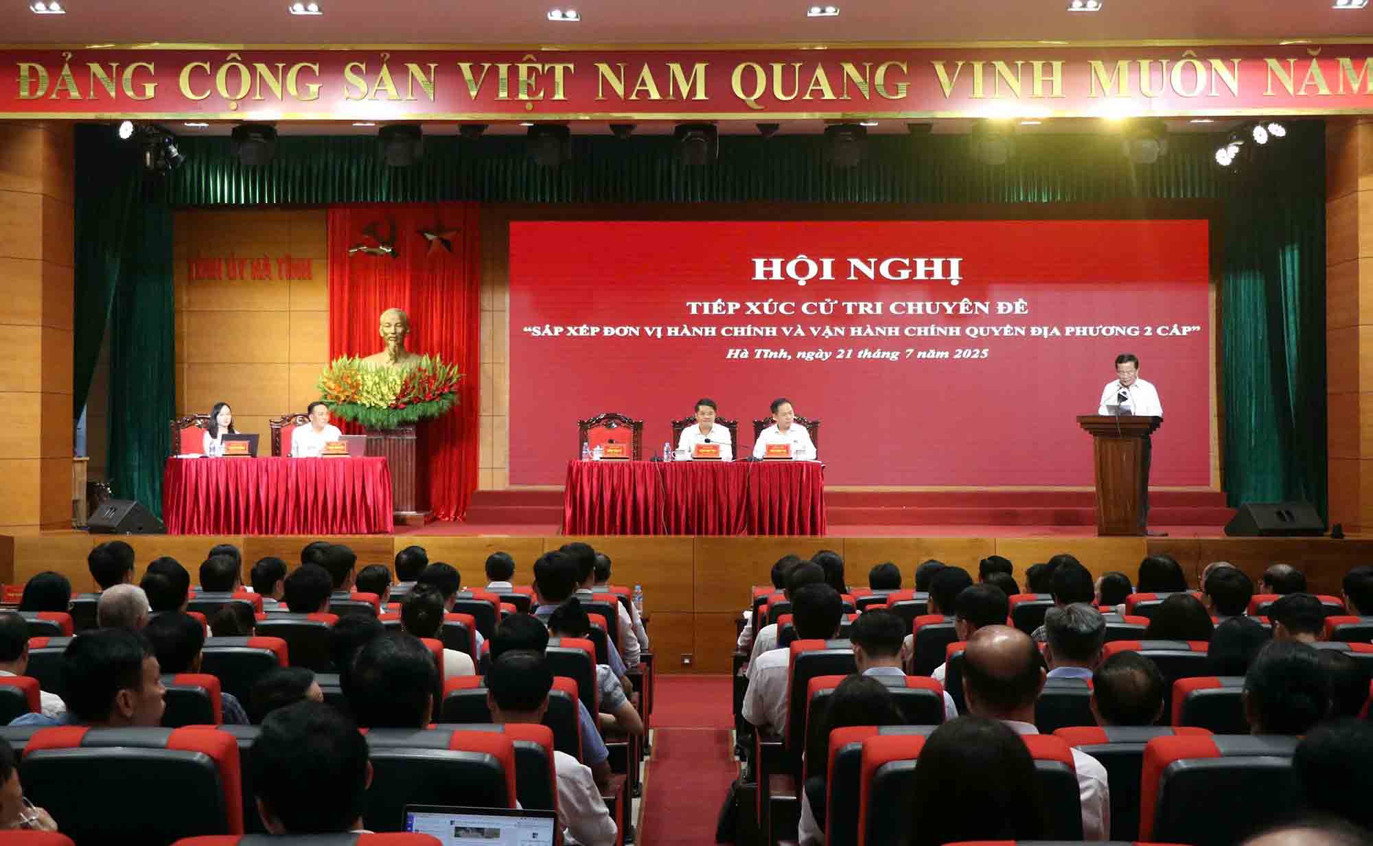 Buoi tiep xuc cu tri o Ha Tinh. Anh: Tran Tuan.