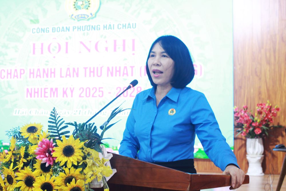 Ba Ho Thi Lan Huong – Pho Chu tich Lien doan Lao dong TP Da Nang phat bieu chi dao hoi nghi. Anh: Tran Thi