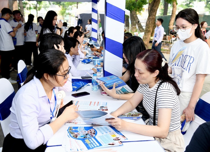 Muchas universidades han anunciado el puntaje del piso de admision en 2025. Foto: Van Trang