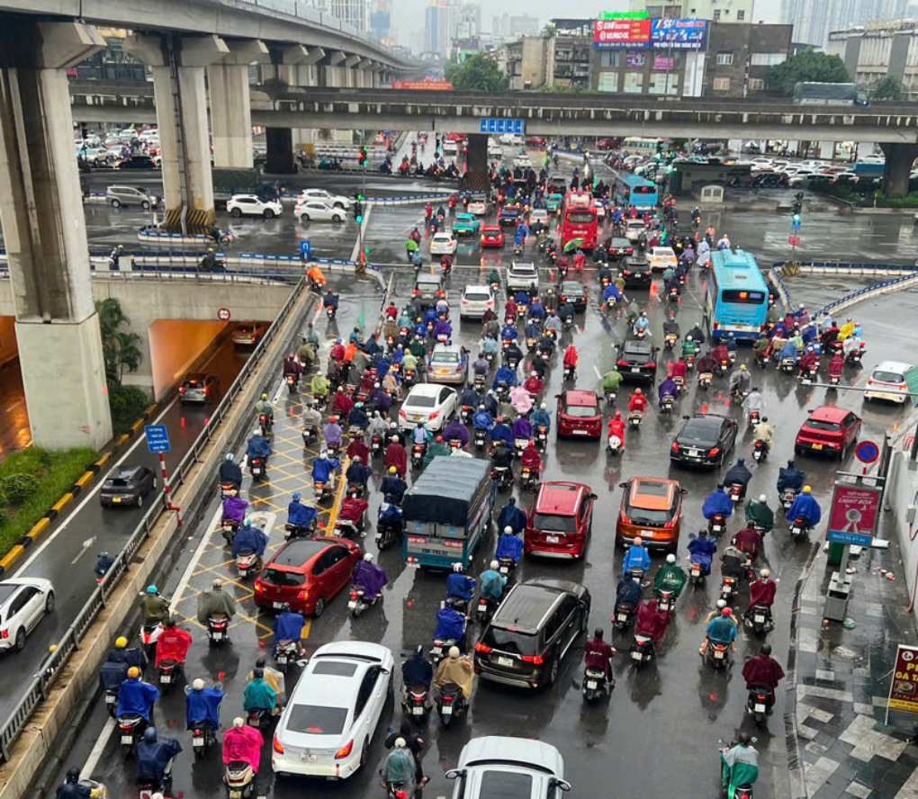Tai khu vuc duong Nguyen Trai huong di Ha Dong xay ra tinh trang un tac keo dai