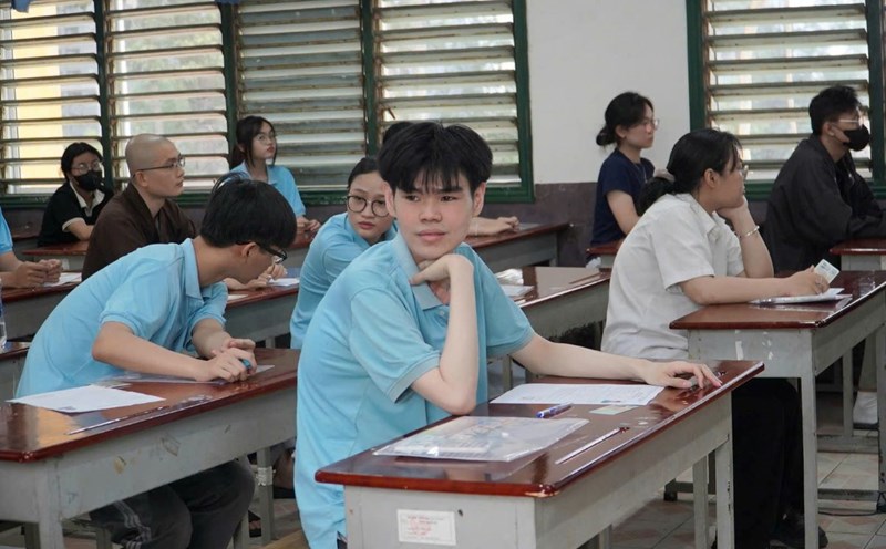 Ho Chi Minh City University of Economics has announced the floor score for admission methods in 2025. Photo: Chan Phuc