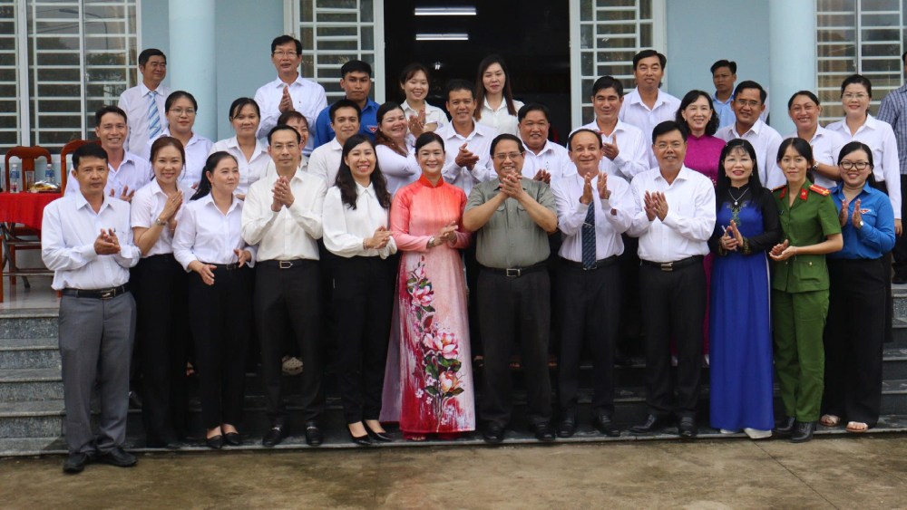 Thu tuong yeu cau chu trong cham lo an sinh xa hoi khong de ai bi bo lai phia sau; dam bao y te, giao duc cho nguoi dan. Anh: Ngoc Mai