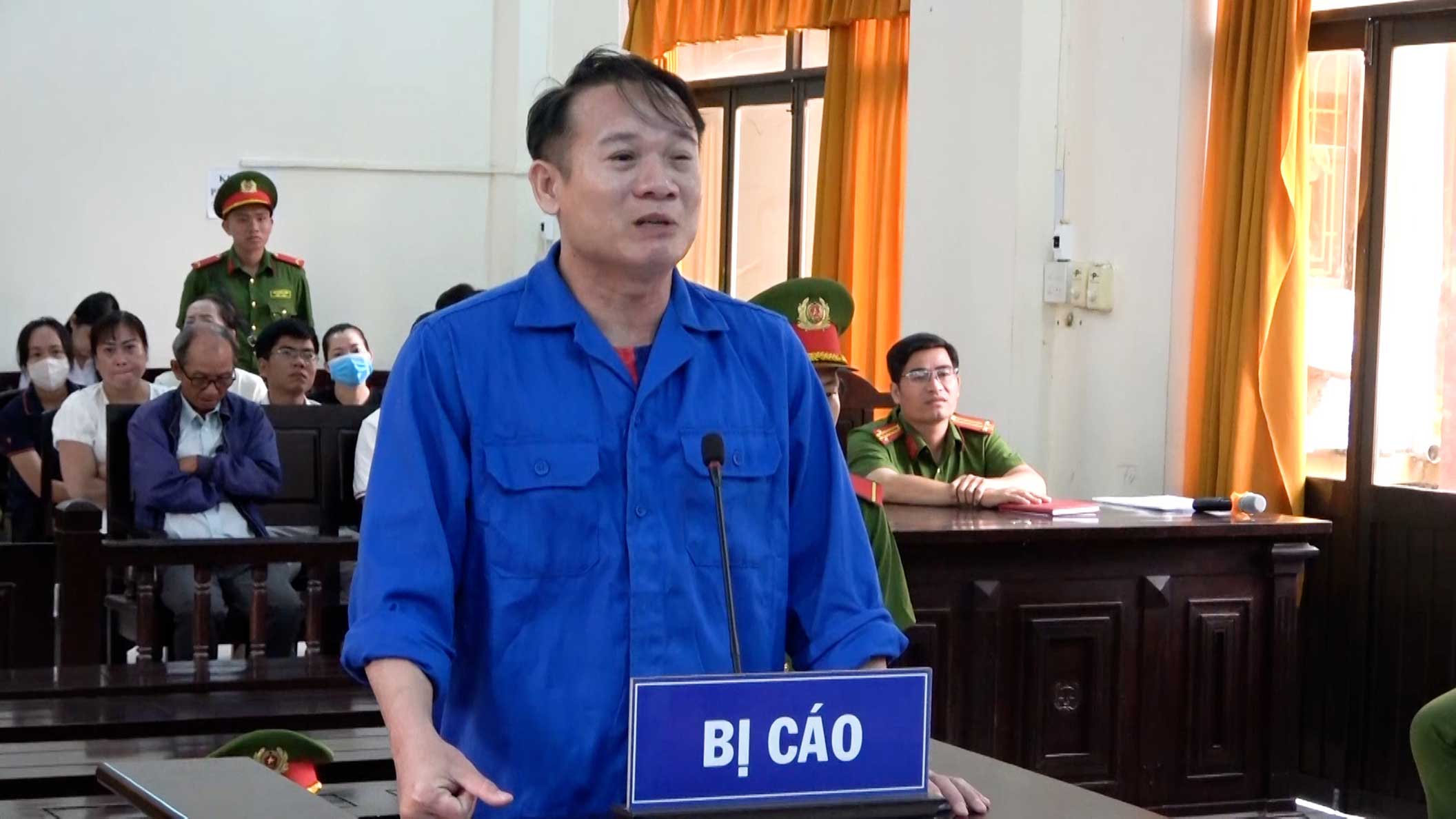 Committing a life sentence for a former teacher who murdered a colleague in An Giang