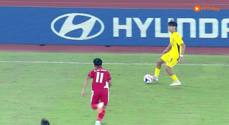 U23 Indonesia drew 0-0 with U23 Malaysia. Photo cut from FPT Play video