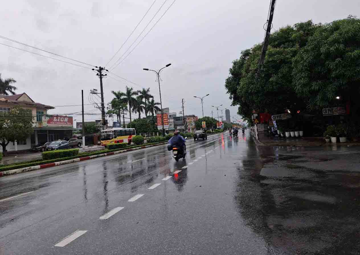 7月22日朝、ハティン省では小雨、小風。写真:Tran Tuan.