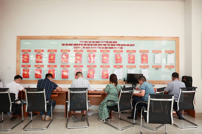 Civil servants who harass people and businesses may be suspended from work Photo: Hai Nguyen