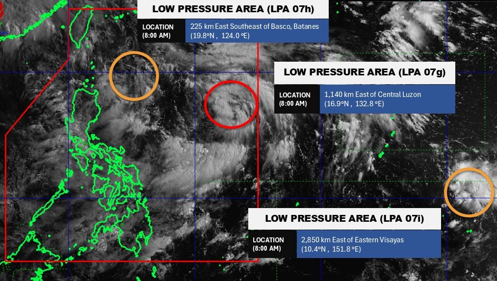 Ba ap thap lien tiep xuat hien va manh len gan Bien Dong trong khi bao so 3 do bo dat lien Viet Nam. Anh: PAGASA