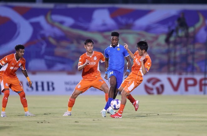 The match between Quang Nam and Da Nang in V.League 2024-2025. Photo: VPF
