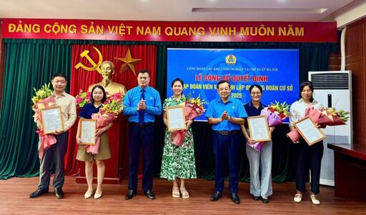 2025년 5월 하노이 산업 및 수출 가공 단지에 5개의 기초 노동조합이 설립되었습니다. 사진: Manh Cuong