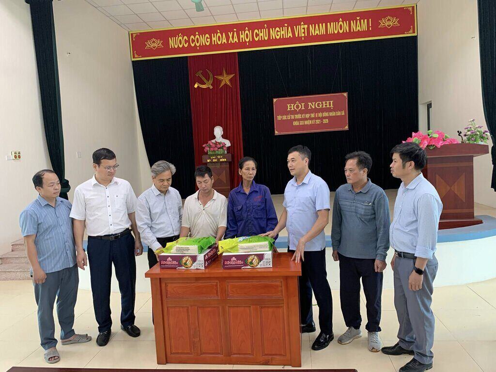 흥옌성 비엣옌 마을은 주민들과 함께 위파 태풍을 피해 대피하고 있습니다. 사진: 비엣옌 마을