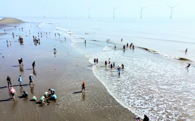 The changes after the merger create momentum for the tourism industry to develop sustainably. Photo: Hoang Loc