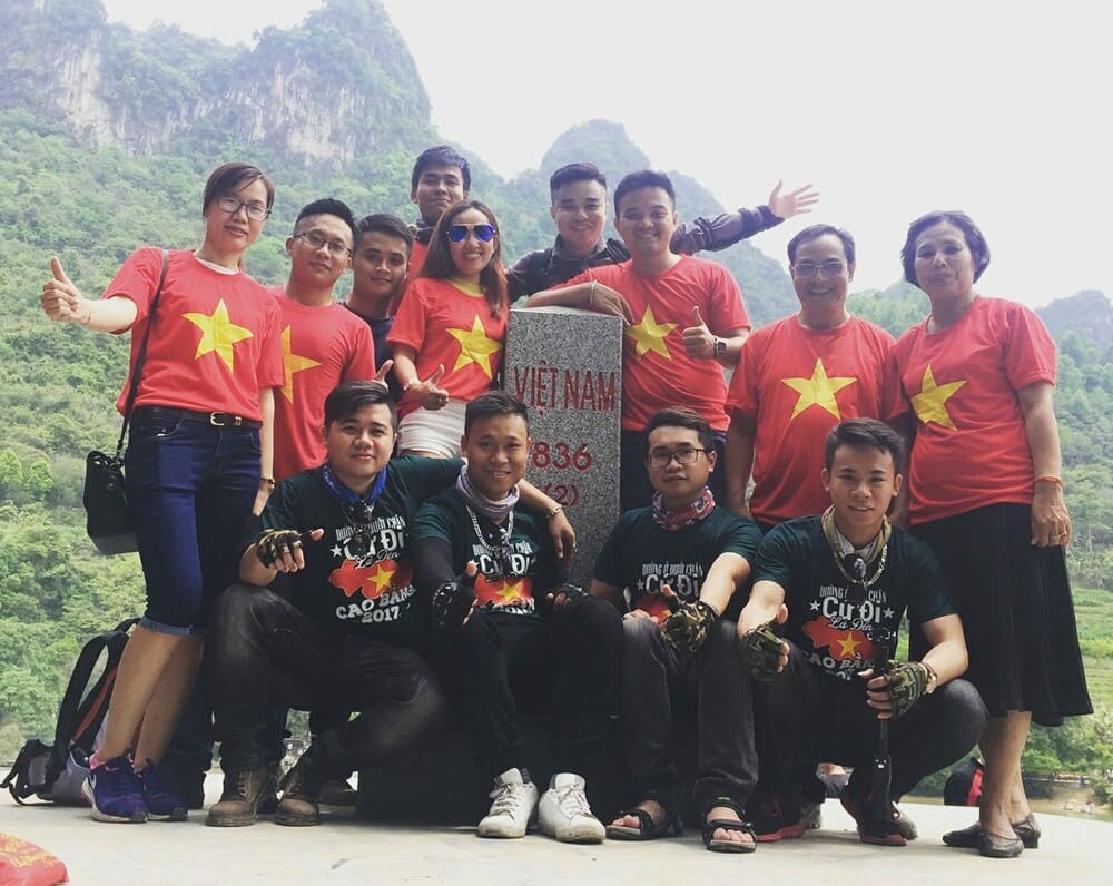 지역 사회 활동에 참여하고 뜻이 맞는 친구를 만나는 것은 남성들이 스트레스를 효과적으로 해소하는 데 도움이 될 것입니다. 사진: 뚜언 닷