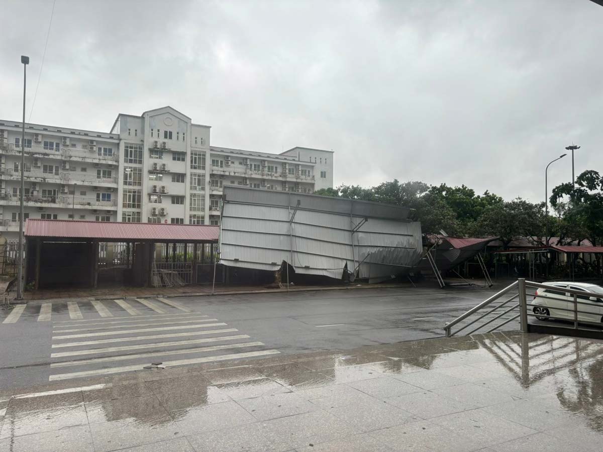 Toc mai ton lan xe Benh vien San Nhi Ninh Bin. Anh: Dieu Anh