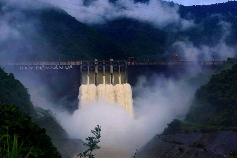 Nghe Anは、台風3号の影響による大雨を防ぎ、安全を確保するために貯水池を積極的に調整しています。写真:Duy Chuong.