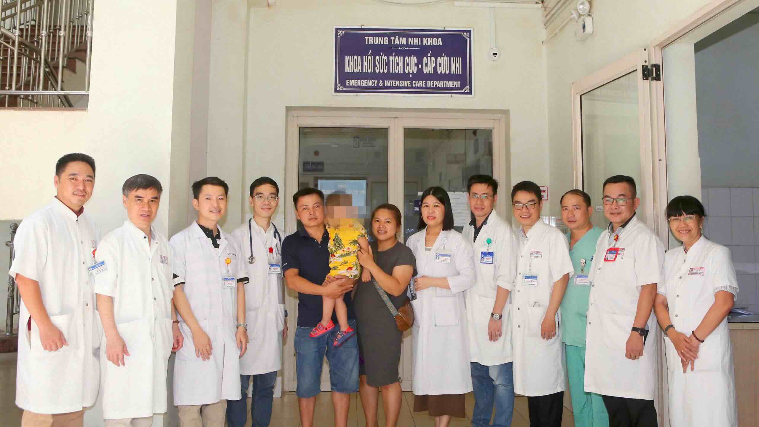 The drowning child was miraculously saved. Photo: Lan Huong.