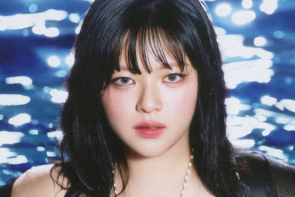 チョンギョンはTWICEグループの2番目のメンバーで、女優としての役割に挑戦しています。写真:JYP