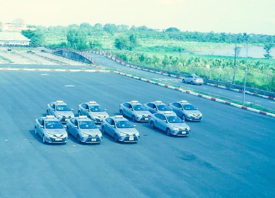 Los estudiantes toman el examen de practica en la prueba de licencia de conducir. Foto: Policia provincial de Dong Nai