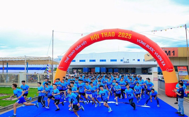 Athletes compete in running. Photo: Quang Ngai Trade Union