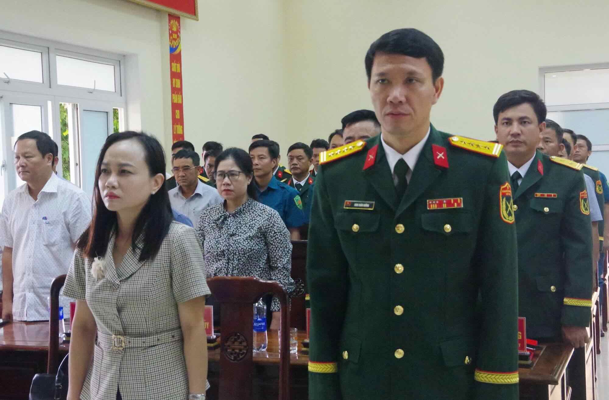 Cac lanh dao du buoi le. Anh: Xuan Dien