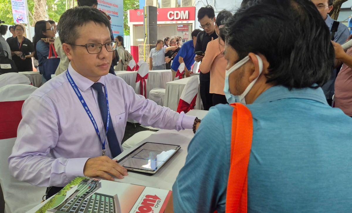 Candidates need to register, adjust and supplement their wishes before 5:00 p.m. on July 28. Photo: Chan Phuc