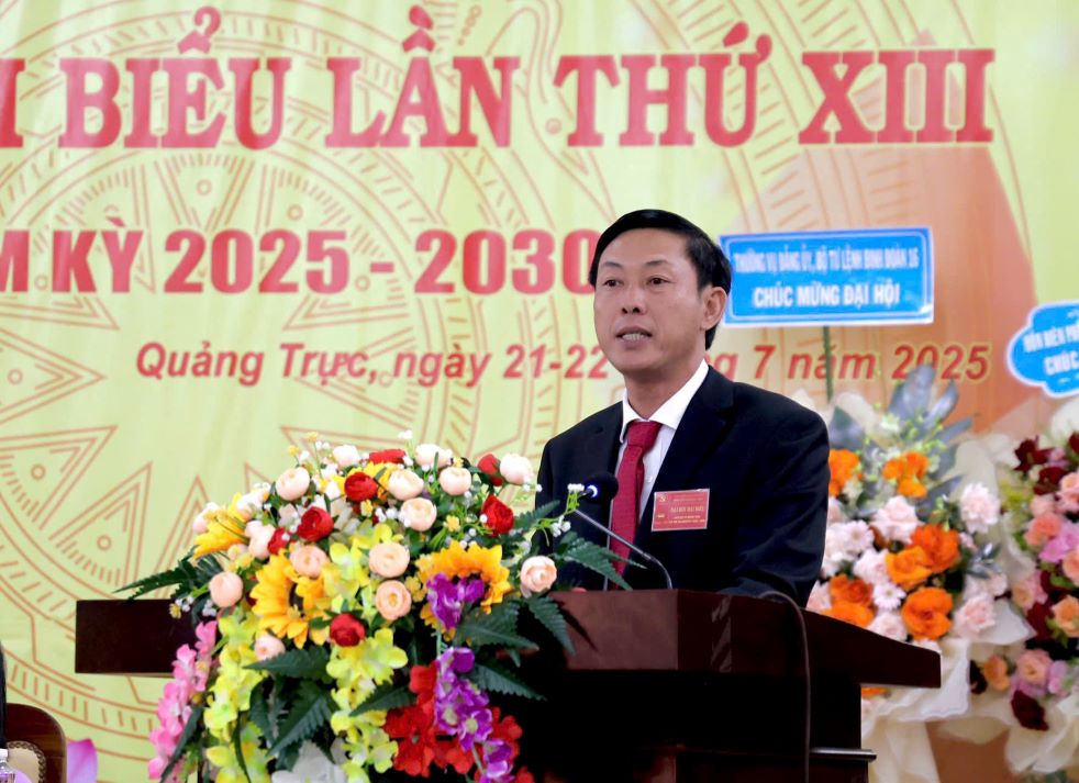 Ong Duong Huy Toan - Bi thu Dang uy xa Quang Truc khai mac dai hoi. Anh: Sao Mai