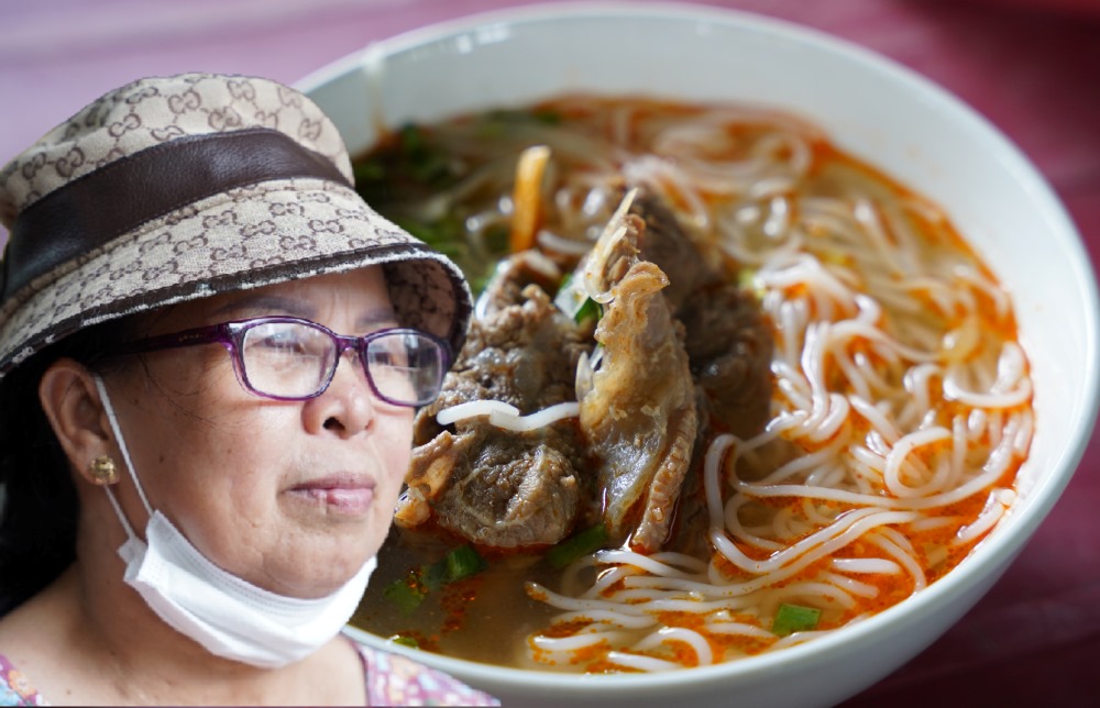 Enfermedad estreptococica de cerdo complicada, las personas en Hue dieron la espalda a los vermicelli de cerdo.