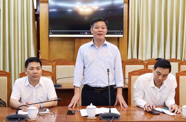Chu tich Hoi dong Truong Dai hoc Van hoa Ha Noi Truong Dai Luong gioi thieu khai quat ve nha truong. Anh: Linh Ngoc