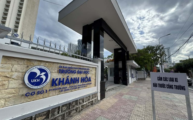 The land dispute between Highlands Coffee and Nhat Anh Trading and Service Company Limited at Khanh Hoa University has attracted public attention. Photo: Huu Long