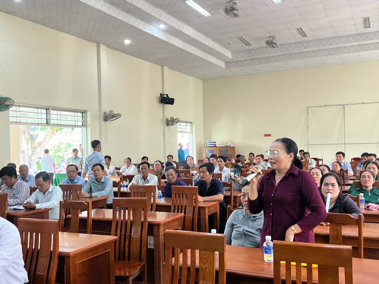 Nguoi dan deu kien nghi khac phuc ngay tinh trang o nhiem moi truong, khong de tai dien nhu thoi gian qua. Anh: Hiep An