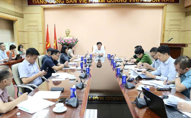 Meeting on giving opinions on the development of the Law on Food Safety (amended) with the goal of promptly resolving limitations and shortcomings. Photo: Ministry of Health