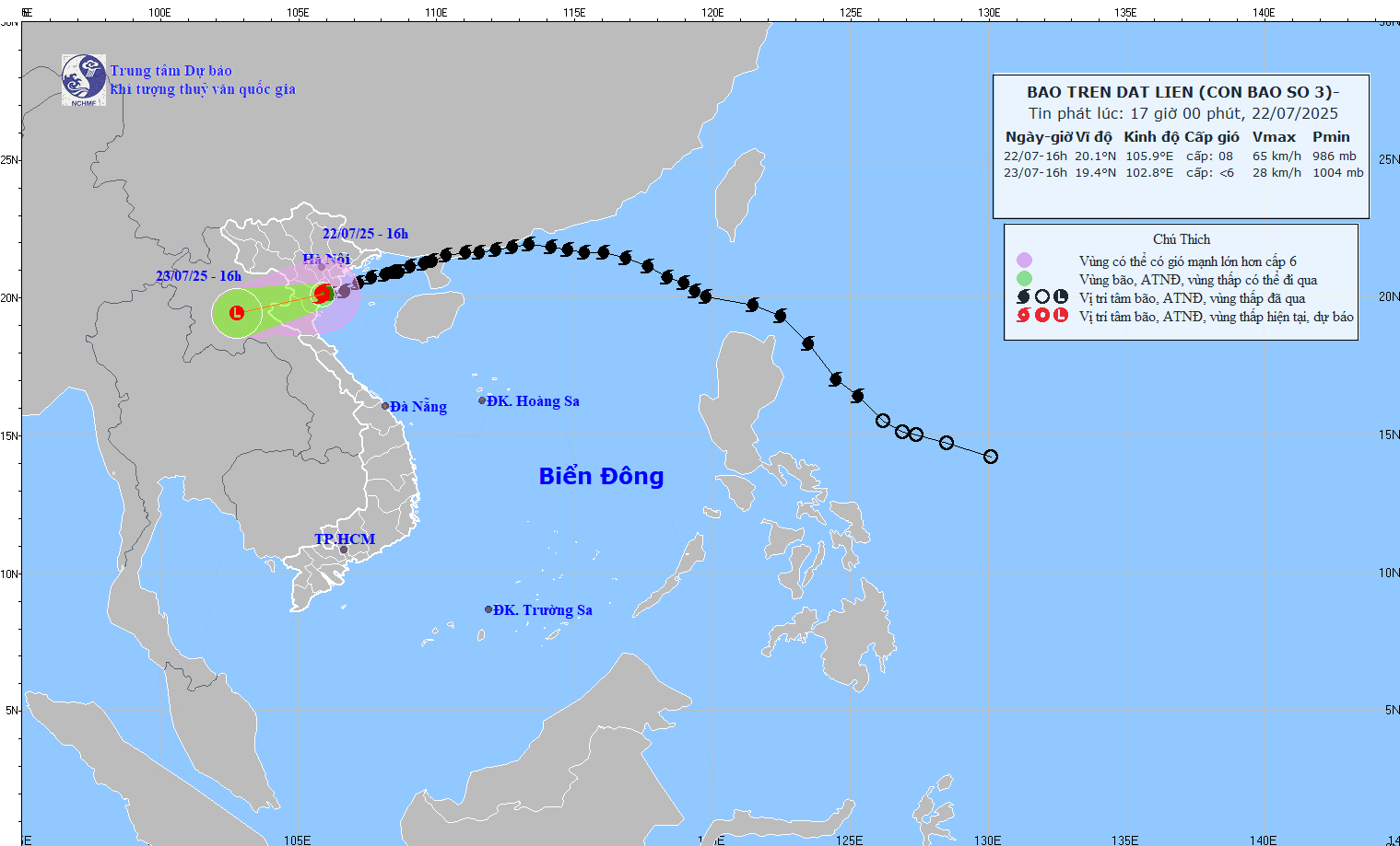 Vi tri va duong di cua bao so 3 Wipha cap nhat vao 17 gio ngay 22.7. Anh: Trung tam Du bao Khi tuong Thuy van Quoc gia
