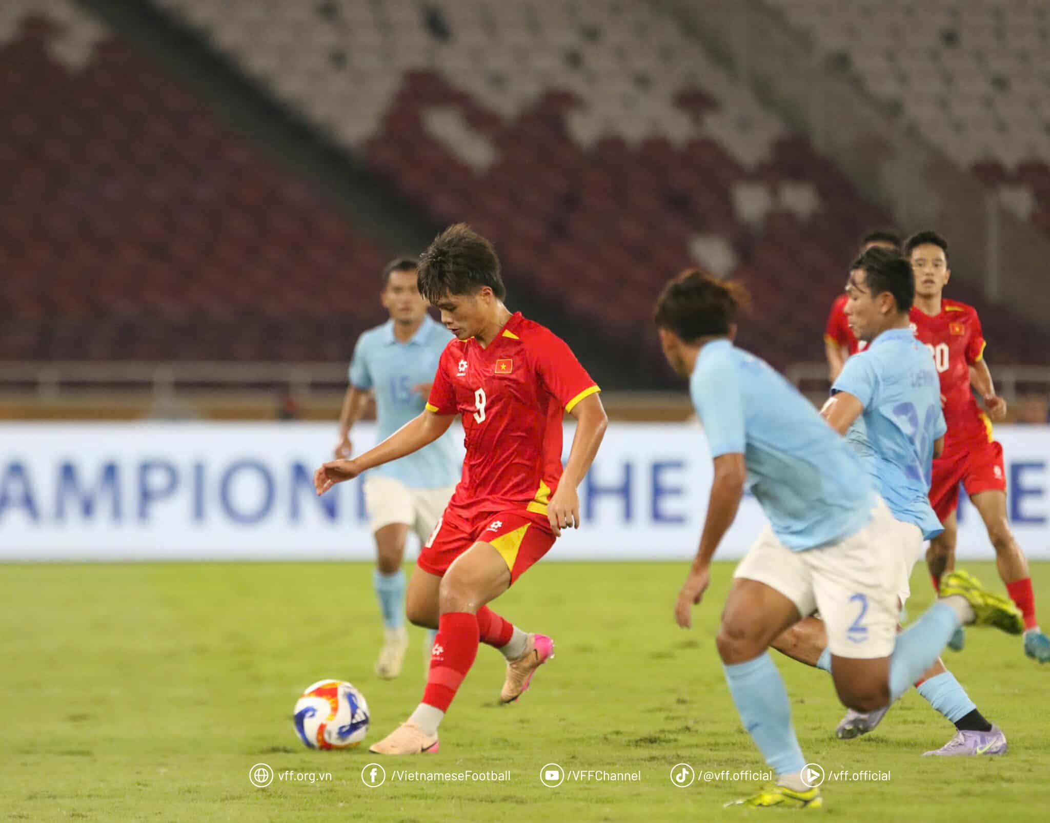 Cac cau thu U23 Viet Nam gap kho khan truoc U23 Campuchia. Anh: VFF