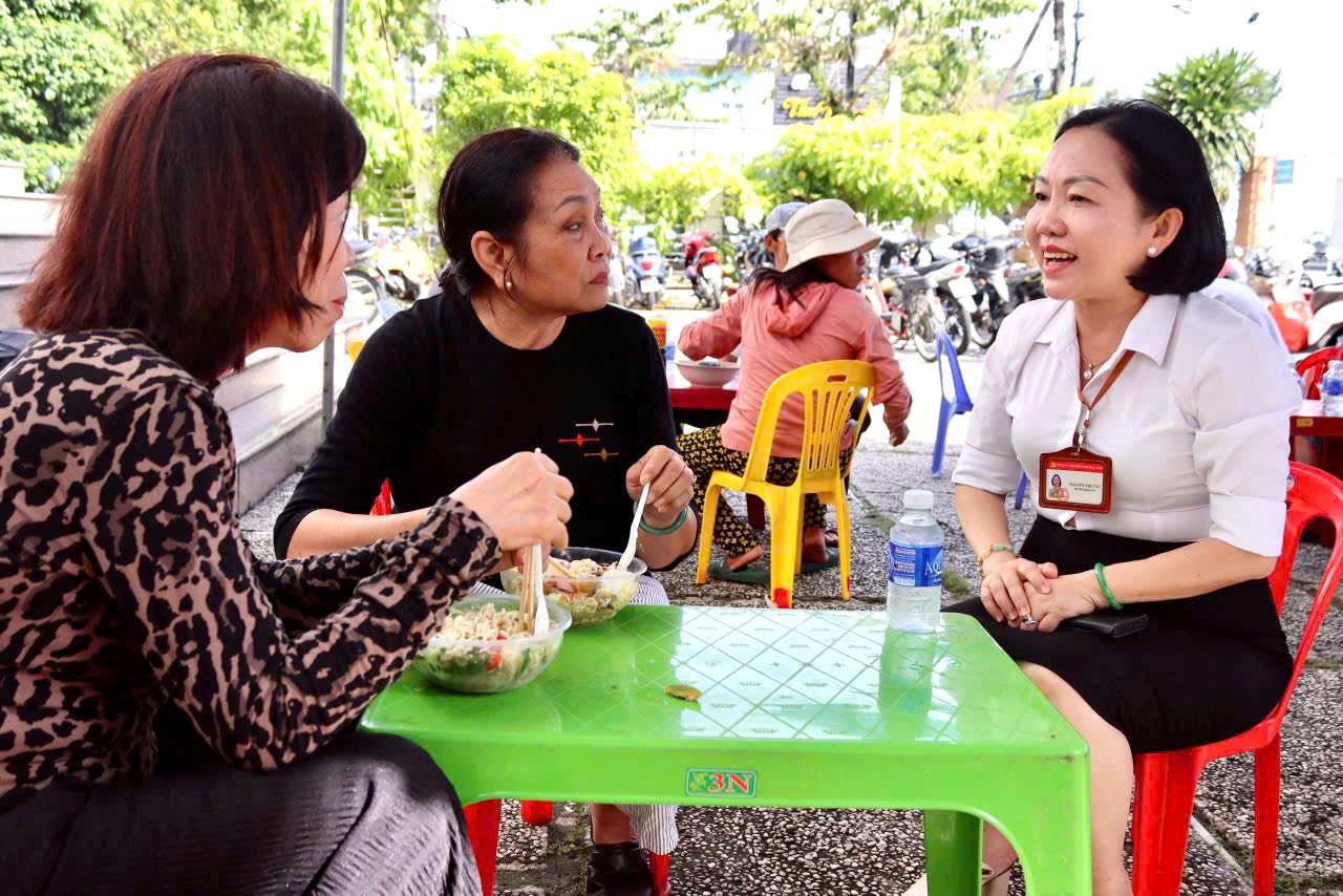 Ba Nguyen Thu Cuc Anh: Cong thong tin dien tu phuong Thu Dau Mot