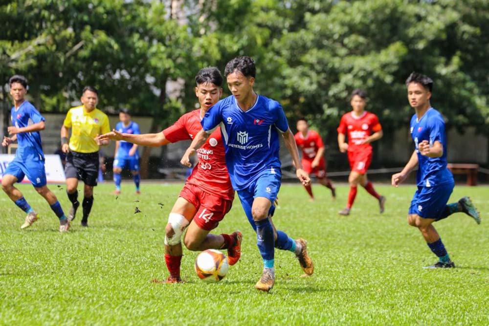 U21 PVF (ao xanh) gianh chien thang toi thieu truoc The Cong Viettel. Anh: VFF