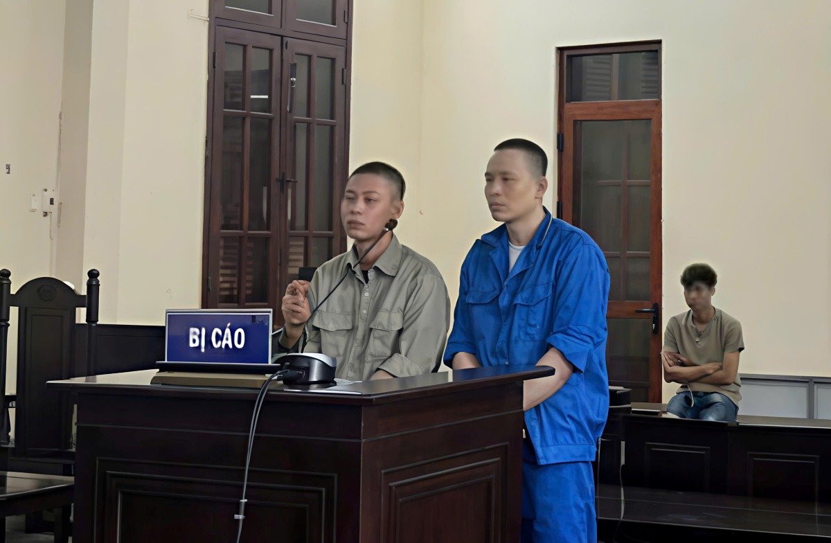 재판에 참석한 피고인들의 모습. 사진: 하이퐁시 12구역 인민검찰원