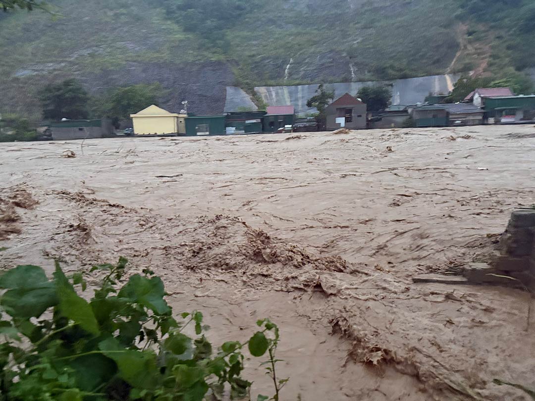 까강 유역의 폭우와 홍수에 대한 긴급 대응에 집중합니다. 사진: Ngoc Anh