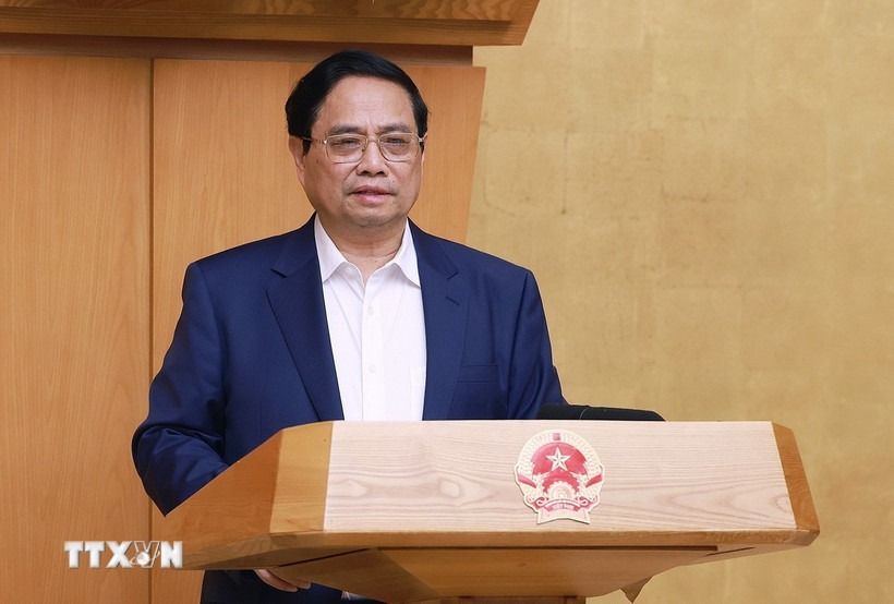 팜밍찡(Pham Minh Chinh) 정부 총리 겸 정치국 위원은 기관들이 계속해서 성을 감시하고 2단계 지방 정부 운영 과정을 파악하고 있다고 밝혔습니다. 사진: TTXVN
