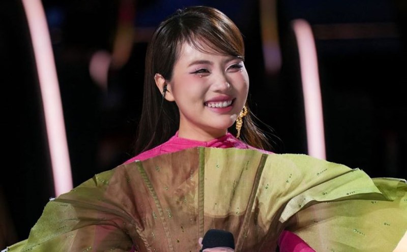 Phuong My Chi at Sing! Asia. Photo: Producer Sing's representative! Provided by Asia