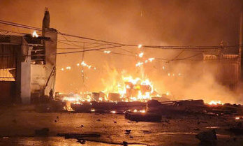 Hung Yen省で住民用工場が夜間に突然爆発。写真:住民提供