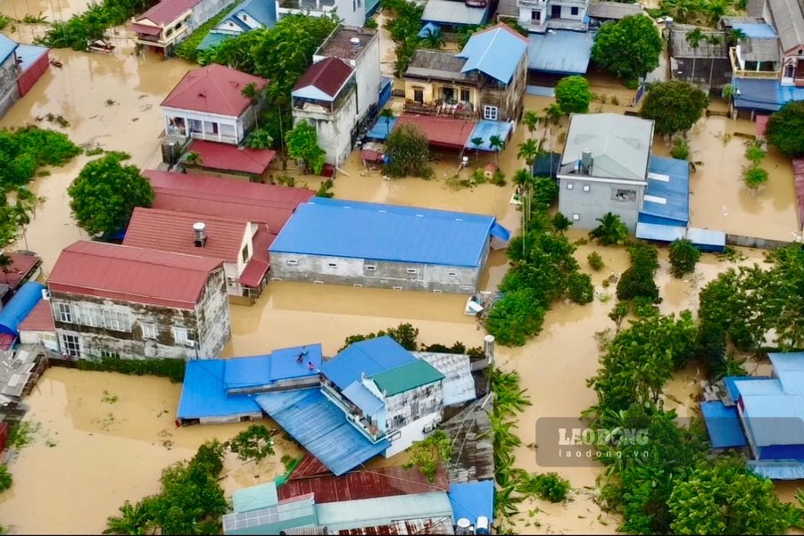 Moi khi mua lon keo dai, nhieu noi tai Thai Nguyen bi ngap sau, ghi nhan tran lu hoi thang 9.2024. Anh: Dang Vu.