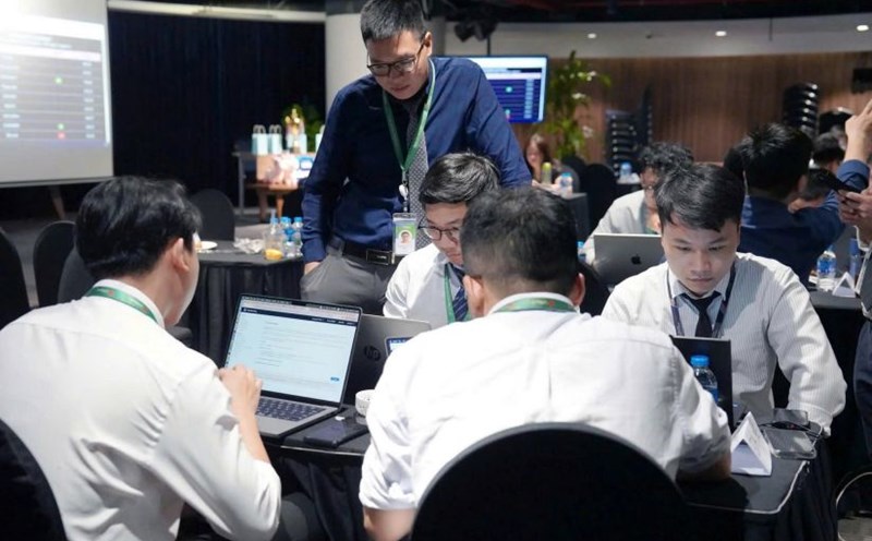 VPBank staff and union members participate in the LevelUp program - one of the activities to concretize digital transformation. Photo: Thanh Tung
