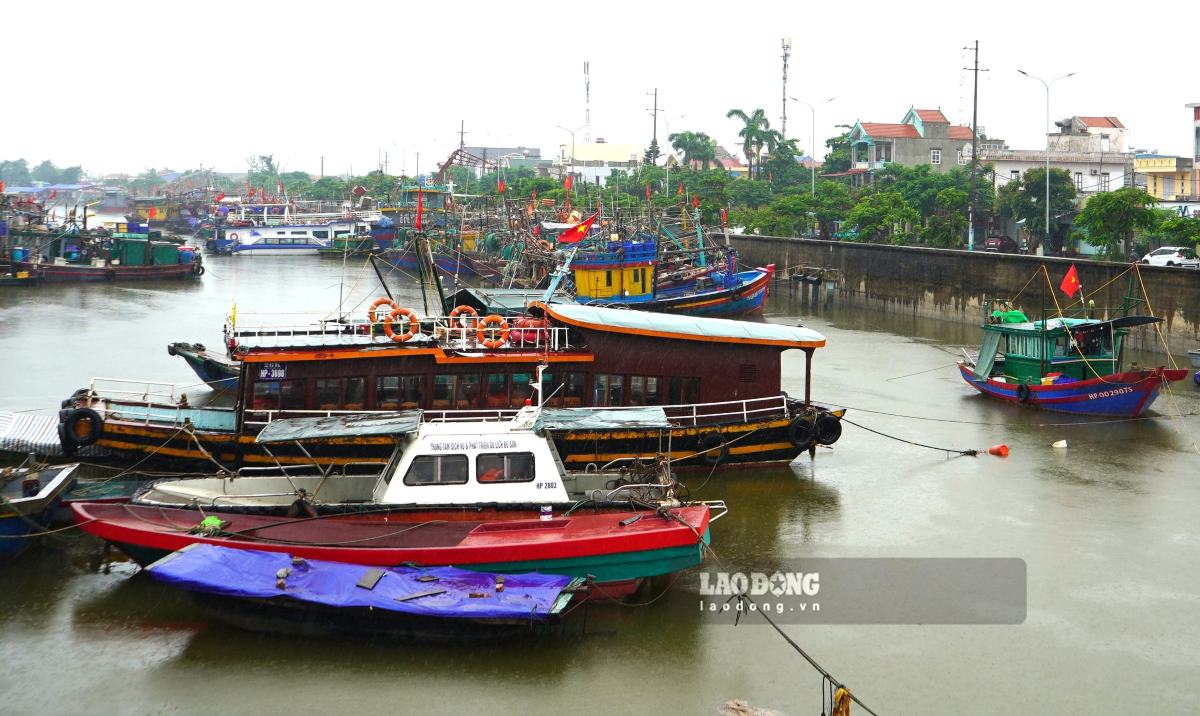 하이퐁은 태풍 3호 이후 평화를 잃었습니다. 사진: Mai Dung