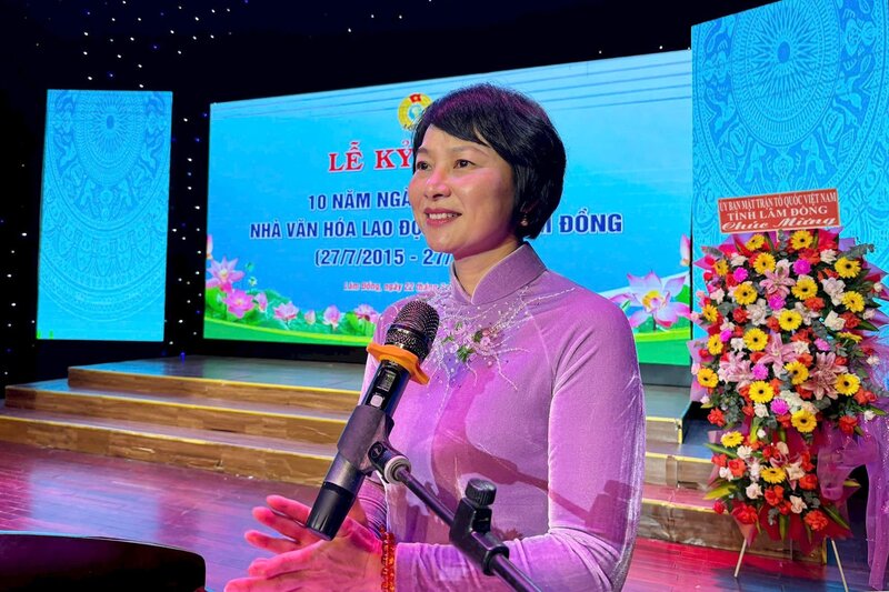 Pho Bi Thu Tinh uy, Chu tich Uy ban MTTQ Viet Nam tinh Lam Dong - ba Pham Thi Phuc phat bieu chi dao tai le ky niem 10 nam ngay thanh lap Nha Van hoa Lao dong tinh. Anh: Do Lam