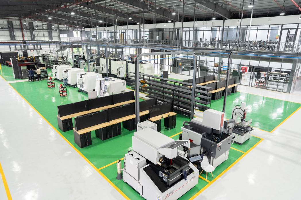 Eastern International University announces the admission floor score. Photo: Hong Tien