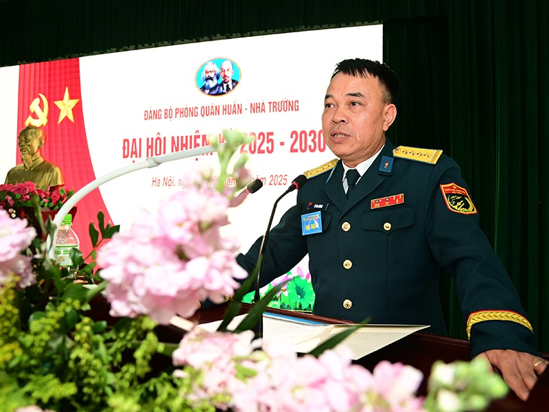 Vu Dai Duong 대령은 방공-공군 군단 부사령관으로 임명되었습니다. 사진: phongkhongkhongquan.vn