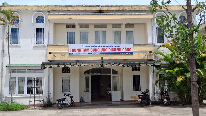 Nghia Hanhコミューンサービス供給センターは、アフリカの豚疫病による豚の収集、処分チームを設立する任務を負っています。写真:Vien Nguyen