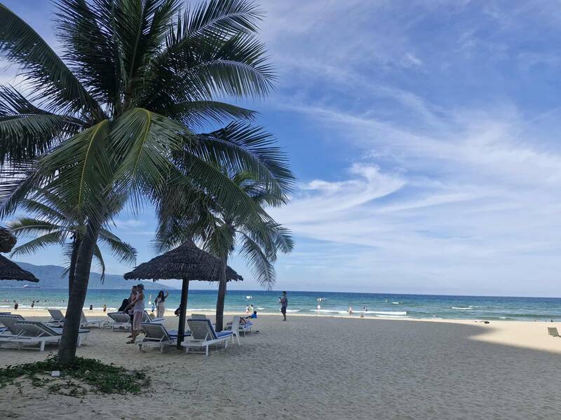 Mot goc cua bai bien My Khe (Da Nang). Anh: Thu Giang