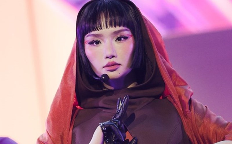 Photo: Producer Em xinh say hi