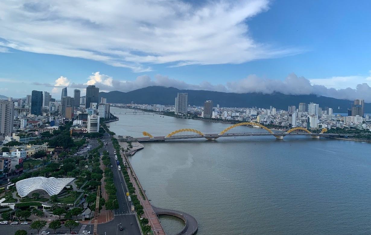Many new luxury apartment projects will form along the Han River, Da Nang in 2025. Photo: Thanh Hai